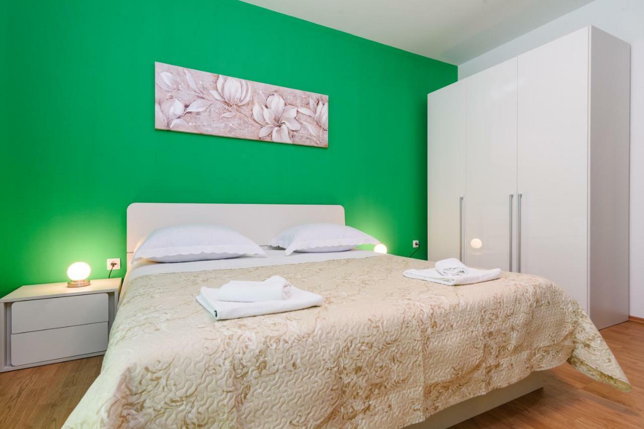 Accommodation Mamut Trogir Kültér fotó