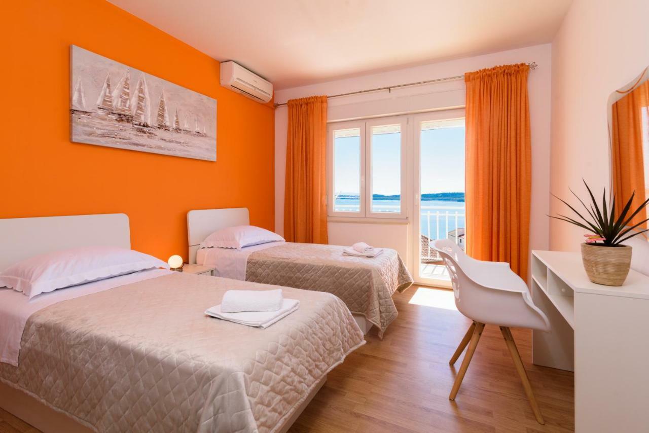 Accommodation Mamut Trogir Kültér fotó